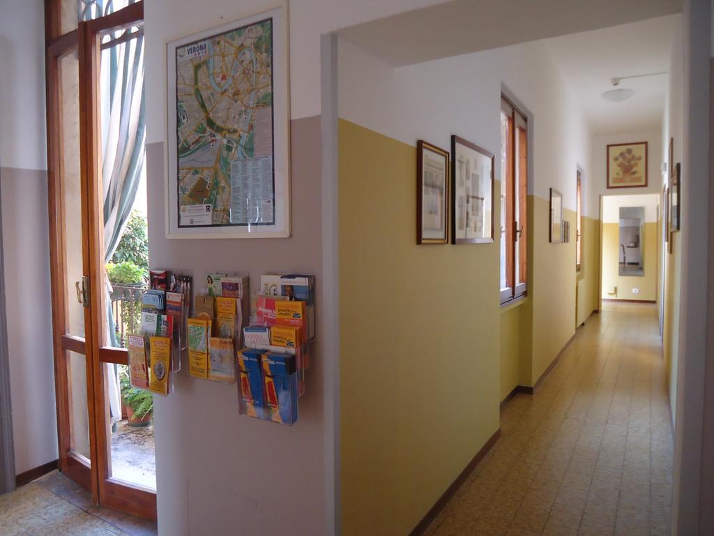 Protezione Della Giovane - Female Hostel Verona Luaran gambar